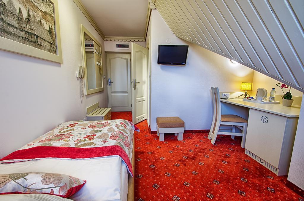 Hotel Toporow Бялка-Татшаньска Экстерьер фото
